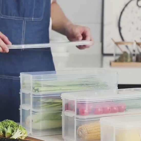Plastic storage box